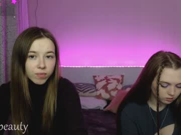 girl
        small_blondee cam image #6500271