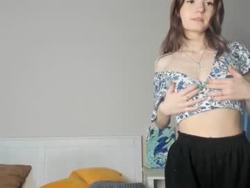 girl
        roseblanche2k cam image #3172756