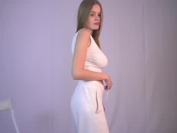girl
        lover_chill cam image #2962806