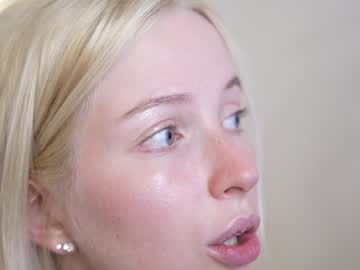 girl
        my_stella cam image #4874032