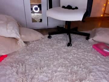 girl
        roxy_blue_eyed_ cam image #3313184