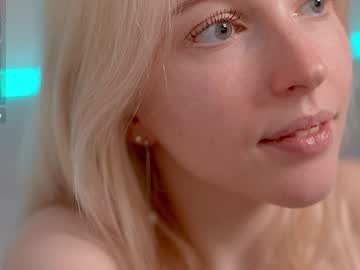 girl
        my_stella cam image #5577820