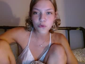 girl
        miafosterx cam image #3869322