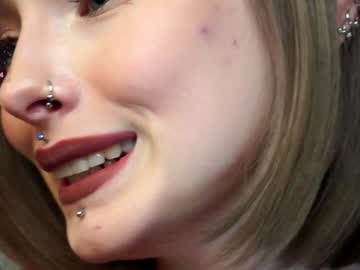 girl
        odeliabrownell cam image #5590537