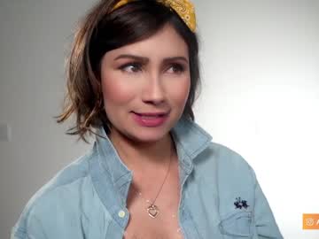 girl
        alejastorm cam image #668044