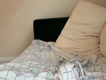 girl
        olive_nextdoor cam image #4240410