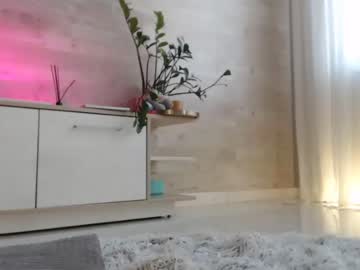 girl
        meryfoxxx cam image #3599060