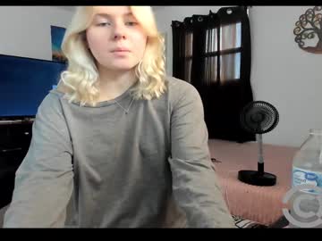 girl
        justababyangel cam image #4498528
