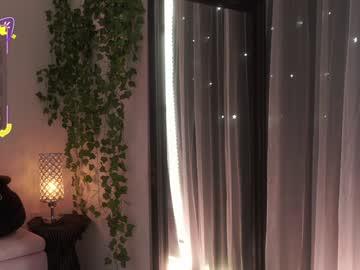 girl
        mysticxkitty cam image #6678044