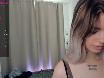 girl
        elfas_cute cam image #2076234
