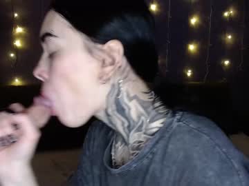 couple
        midniightmind cam image #552030
