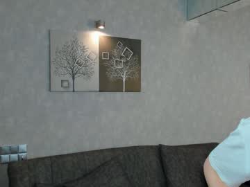 girl
        jolly_bell cam image #4310600