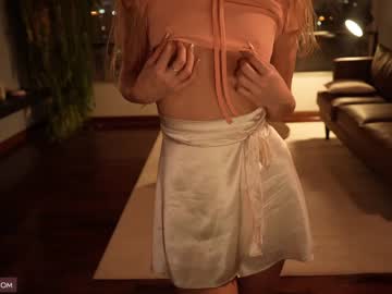 girl
        ksensational cam image #1723614