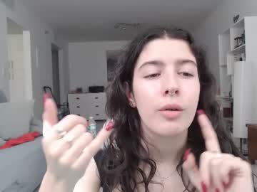 girl
        frenchava cam image #2647081