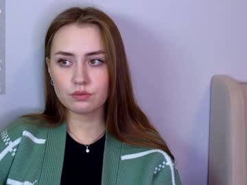 girl
        liona_boyd_ cam image #5984309