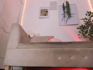 girl
        alex_saeli cam image #6694001