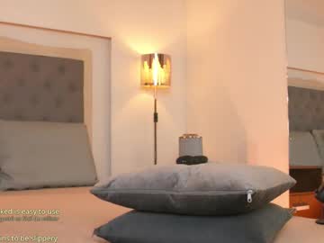 girl
        victoria__rossi cam image #6446162