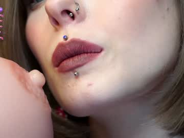 girl
        odeliabrownell cam image #5590738