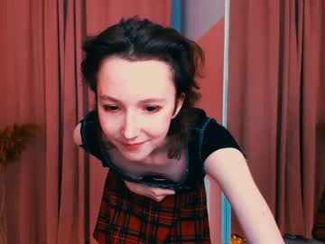 girl
        hailiemills cam image #206493