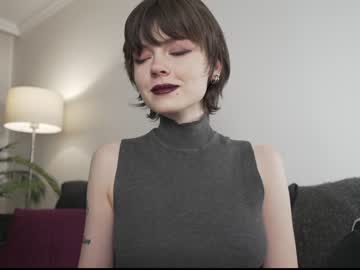girl
        auddicted cam image #3354014