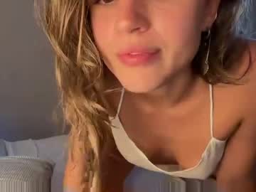 girl
        foxyone01 cam image #3583255