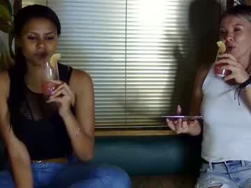 couple
        bblxxx cam image #305327