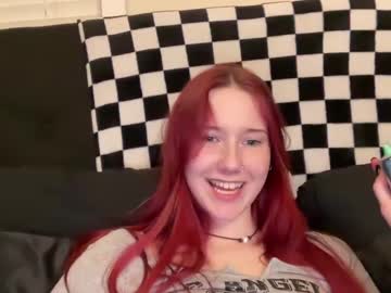 girl
        petite_scarlettt cam image #4933870