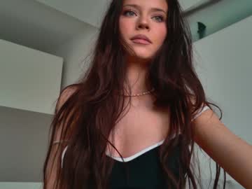 girl
        _isiah cam image #5453089