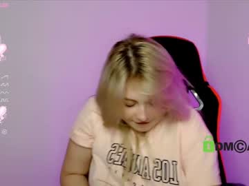 girl
        shy_blondiee cam image #1018843