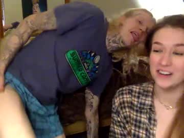 couple
        blondi739091 cam image #6731525
