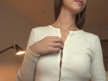 girl
        via_olivia cam image #4577973