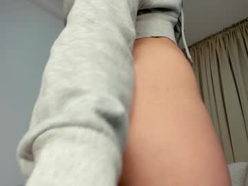 girl
        kitty__sophie cam image #4508436