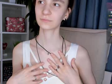 girl
        maydaheathman cam image #4001056