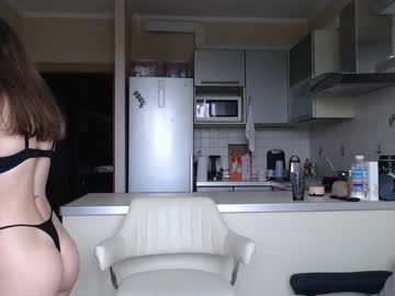 girl
        tootightwithbra cam image #4575926