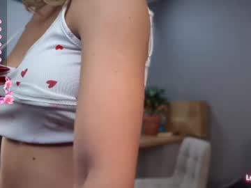 girl
        roselyn_rose cam image #6856196