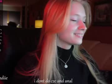 girl
        bestblondiiecb cam image #1066637