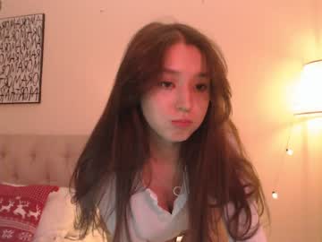 girl
        sarasuo cam image #3283631