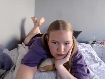 girl
        sarah_marley cam image #4987697