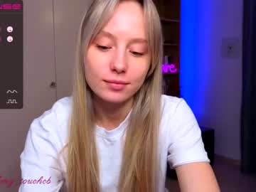 girl
        callme_star cam image #1215443