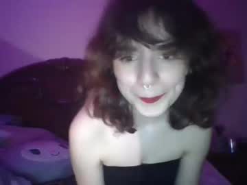 girl
        kitsunebby cam image #1281359