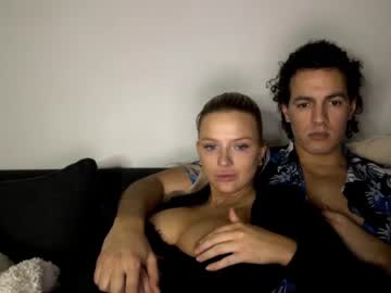 couple
        chulo33333 cam image #3185438