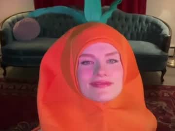 girl
        bigredcarrott cam image #1974940