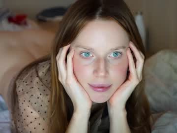 girl
        ellaa91 cam image #267247