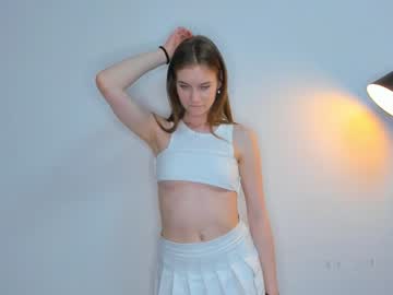 girl
        merciabeer cam image #4047710