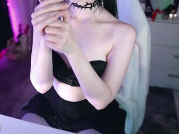 girl
        uindi cam image #4658628
