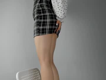 girl
        evadolphin cam image #1570335