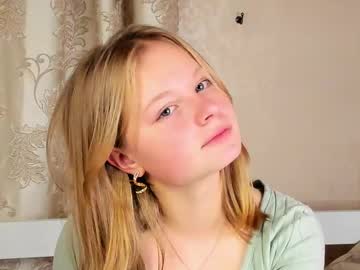 girl
        aliceadamss cam image #5535902