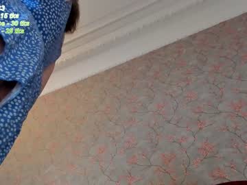 girl
        tess_shy cam image #1819124
