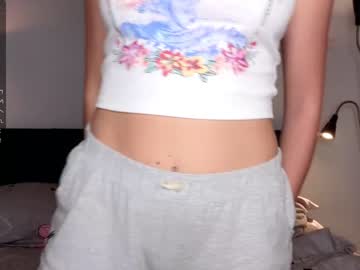 girl
        beverly_hillls cam image #3786646
