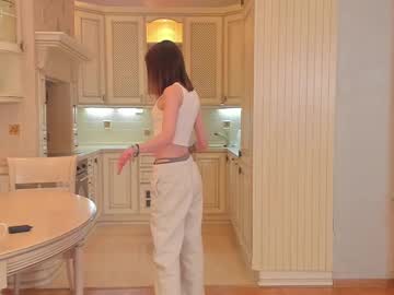 girl
        harrieteasley cam image #5201622